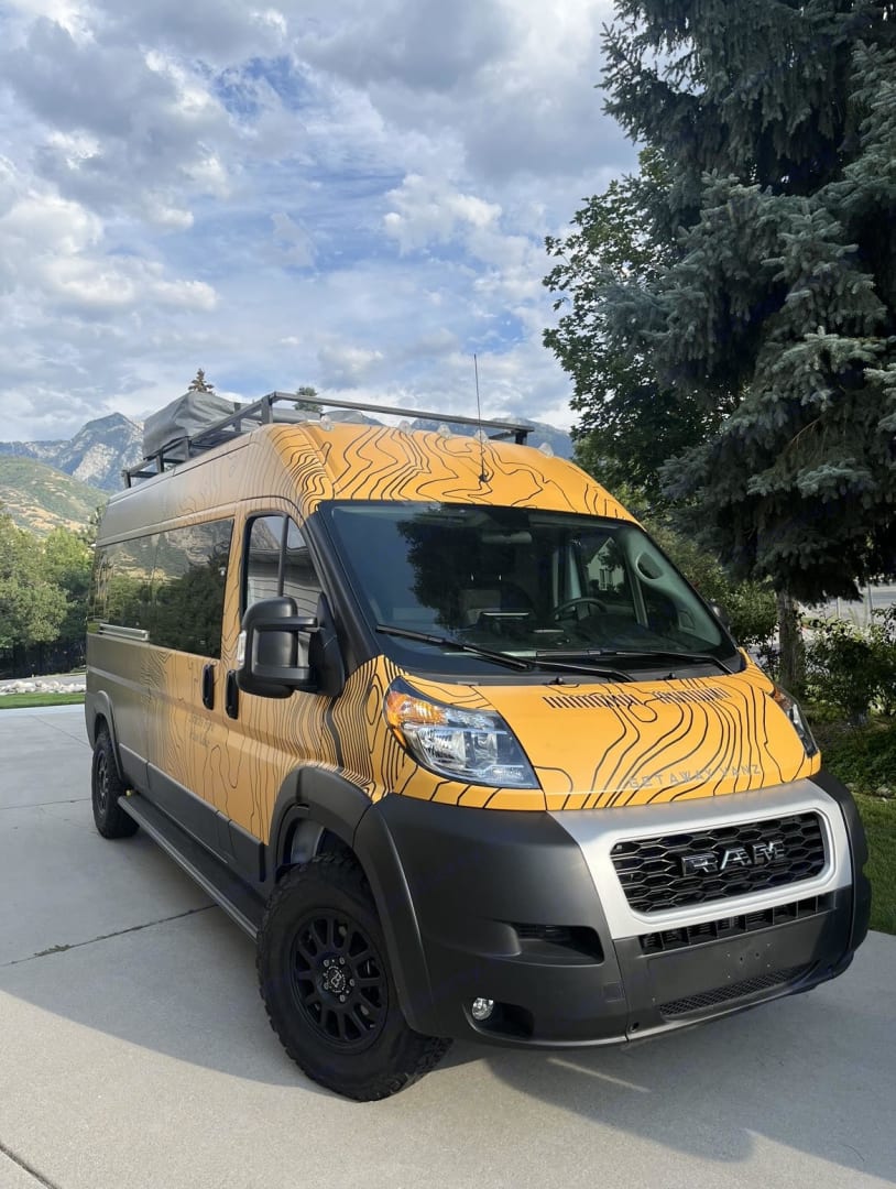 Luxury Adventure Campervan - Yellow